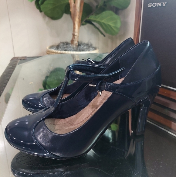 Giani Bernini Women's Sz 5.5M Navy Leather Heels Round Toe T-Strap Mary Jane - Picture 4 of 11